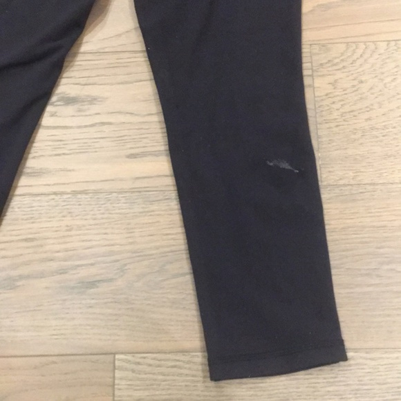 Ivivva (Lululemon) crops 14 - Picture 4 of 4